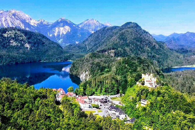 EXCLUSIVE 3 Royal Castle SKIP-THE LINE Tour of Neuschwanstein + Linderhof + Hohenschwangau From Munich - Iconic Neuschwanstein Castle