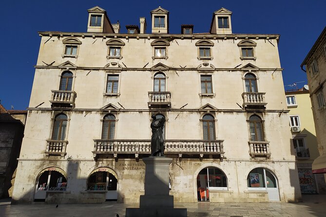 Experience Split With Local Professional Historian - Private - Guides Expertise