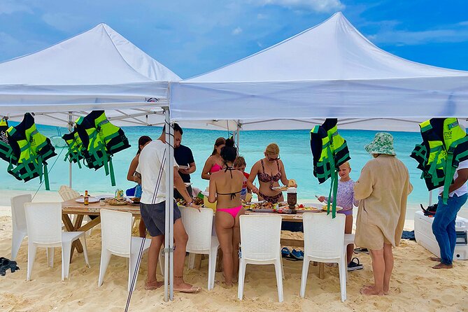 Full Day Private Tour Bahia De Las Aguilas and Hoyo Pelempito - Tour Highlights