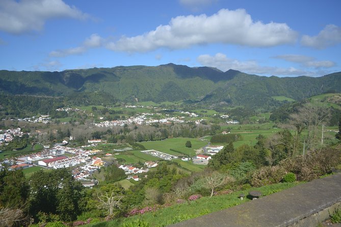Full Day São Miguel Island Sete Cidades, Lake of Fire and Furnas - Lagoa Do Fogo Volcanic Lake