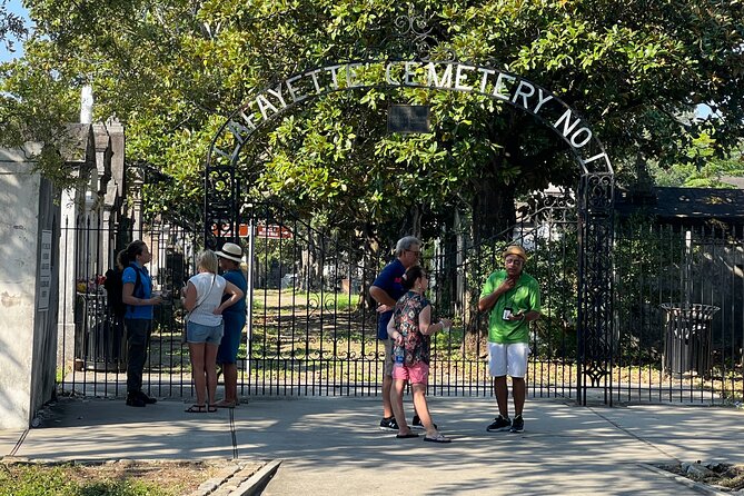 Garden District Architecture Walking Tour in New Orleans - Tour Guide Feedback
