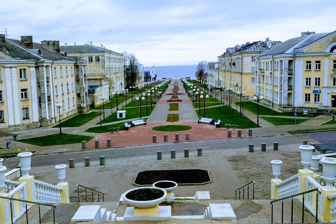 Go East – Private 1 Day Trip to Russian Border - Exploring Narva-Jõesuu