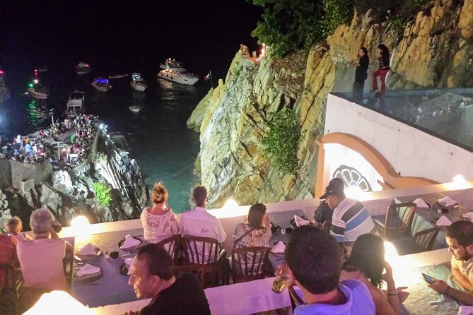 High Divers Deluxe Three Course Dinner + Two Drinks Plus SUNSET - What to Expect