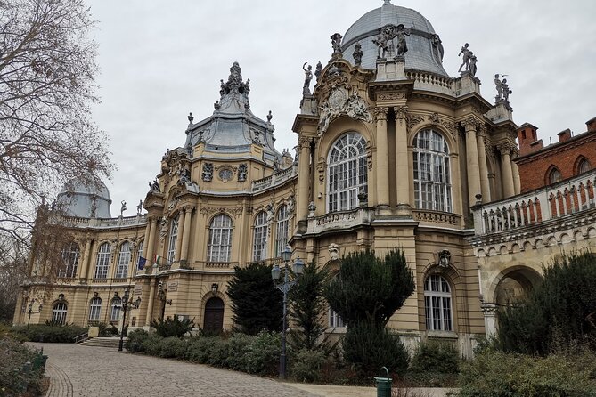 Historical and Cultural Walking Tour in Budapest - Accessibility and Fitness Requirements