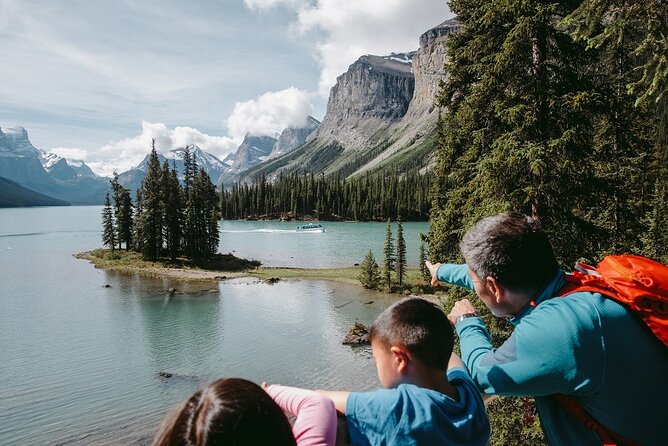 Jasper National Park Tour: Maligne Valley, Medicine Lake and Spirit Island - Tour Inclusions and Amenities