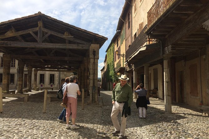 Lagrasse Village and Fontfroide Abbey Tour Review - Pros and Cons of the Tour