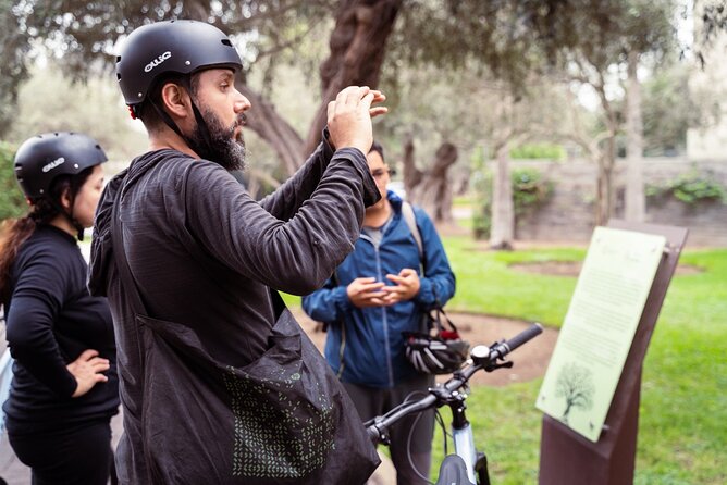 Lima: City Biking - Essential Biking Safety Gear