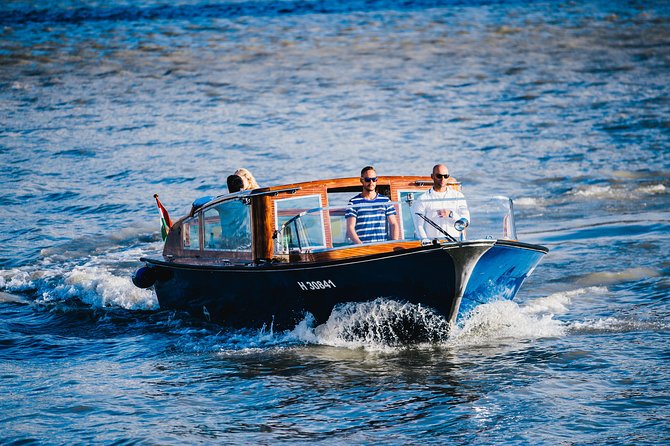 Luxurious, Private Day Cruise With a Water Limousine on the Danube - Luxurious Water Limousine