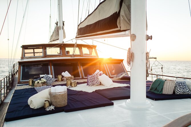 Luxury Yacht Snorkeling & Lunch Cruise From Cabo San Lucas - Booking Information
