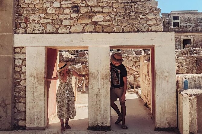Minoan Crete From 3.000 BC: Knossos Palace & Museum With Wineries From Heraklion - Transportation and Meeting Details