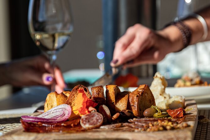 Oliver Wine Tour Full Day Guided With 5 Wineries - Additional Tips
