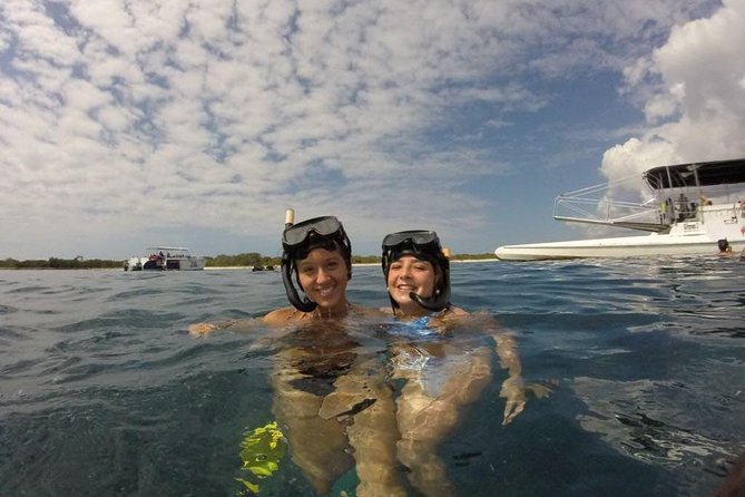 Party Boat in Catamaran With Open Bar + Snorkeling - Language Accommodation