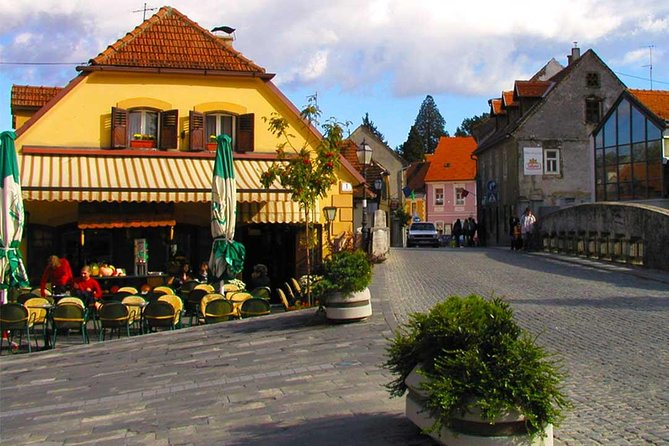 Picturesque Samobor & Samobor Castle Half-day Tour - Discover Samobor Castle