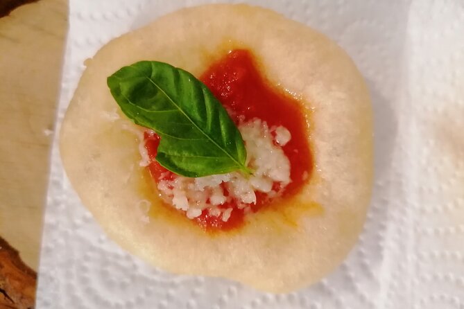 Pizza and Tiramisu Class With a Local Mom in Positano - Hosts Culinary Expertise