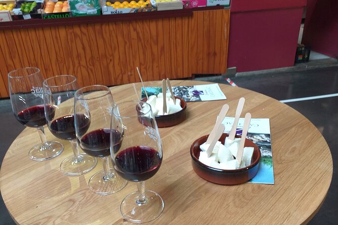 Private Gourmet Walk in Albi - Charcuterie and Cheese