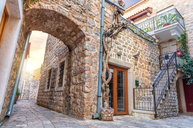 Private Guided Tour in Budva Sveti Stefan - Exploring Sveti Stefan
