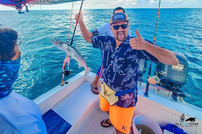 Private Inshore Fishing Experience in Isla Mujeres and Cancún - Relaxing on the Private Boat