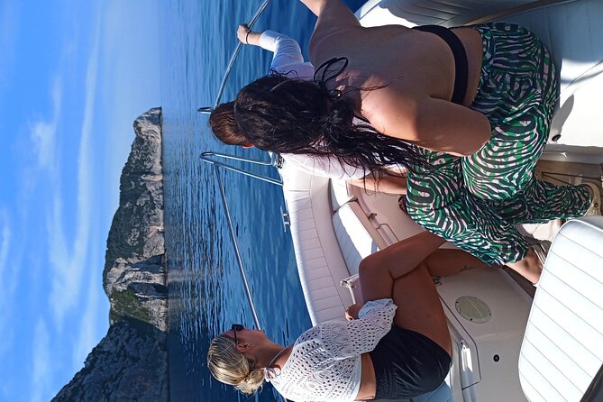 Private Luxury Sunset Cruise Blue Caves Champagne Included 5pax - Review Highlights