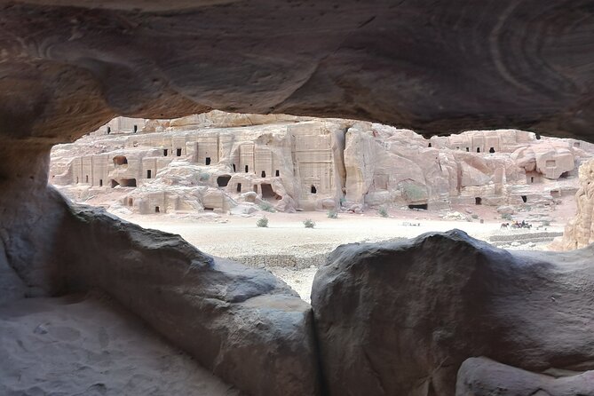 Private Petra Back Entrance Tour With Guide . - Breathtaking Views and History