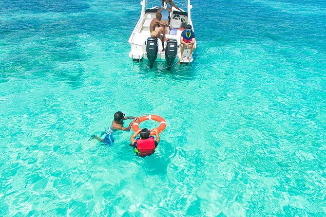Private Speed Boat to Ile Aux Cerfs Full-Day Incl: Lunch & Transfer - Explore the Island