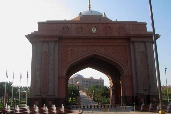 Private Tour : Abu Dhabi Full Day City Tour - Dates Market and Heritage