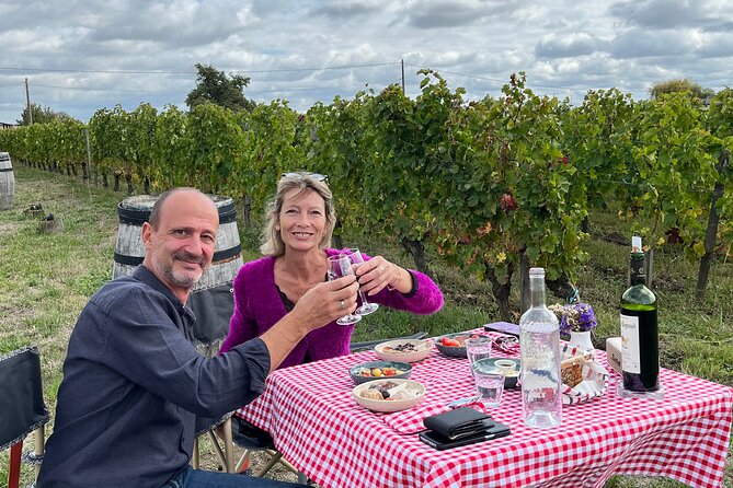 Private Tour in 2cv in the Vineyards With Tasting and Picnic - Vineyard Visit and Tasting