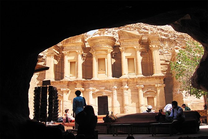Private Tour: Petra and Little Petra Day Trip From Aqaba - Local Dining Options