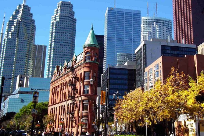 Private Transfer: Pearson Airport YYZ to Toronto in Luxury SUV - Group Size