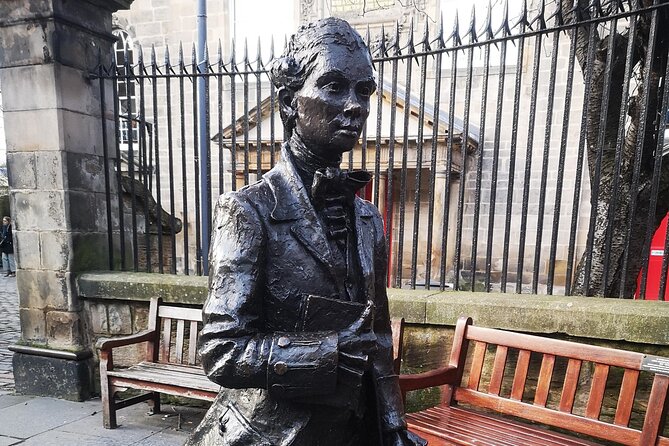 Private Walking Tour With Hidden Walks Author in Edinburgh - Exploring Scottish Literature
