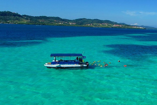 Roatan Private Catamaran Shipwreck, Blue Channel and Starfish With Transfer - What to Expect During the Tour