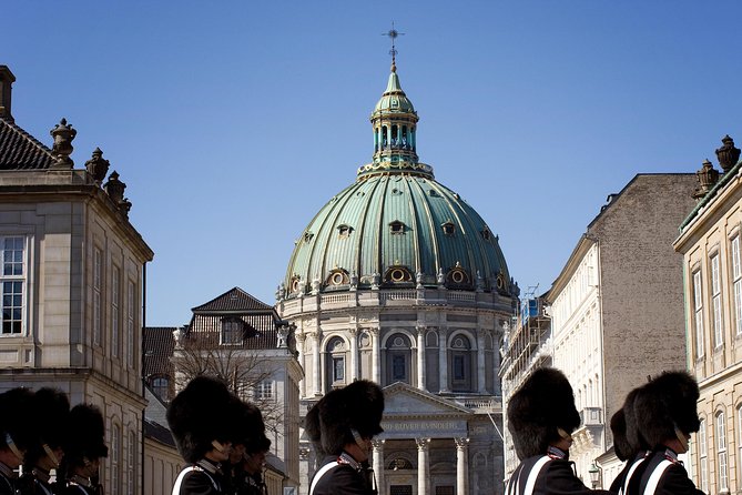 Royal Tour of Copenhagen and Dragør - With Drop-Off at the Cruise - Meeting and End Points