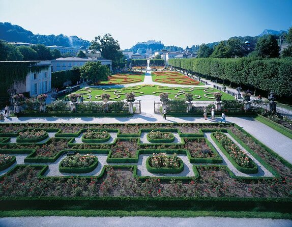 Salzburg Introduction Private Walking Tour - Tour Duration and Group Size