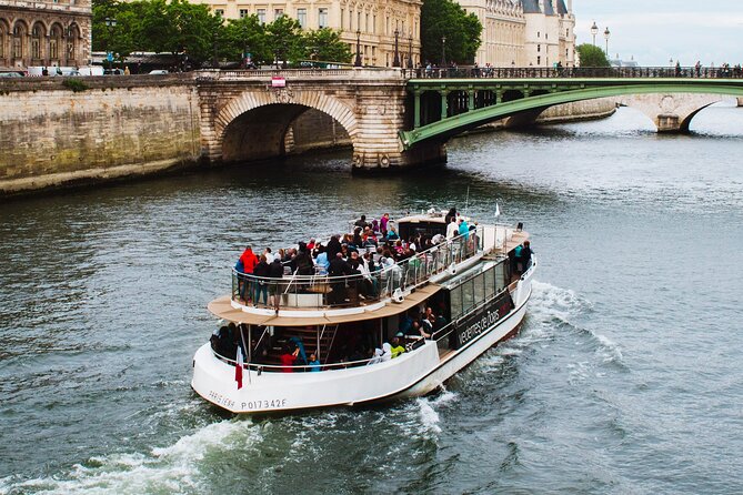 Seine River Cruise With Commentary 1 Hour - Duration and Departure Times