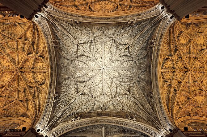 Seville: Guided Tour to Cathedral and Giralda - Historical Insights and Guide Knowledge