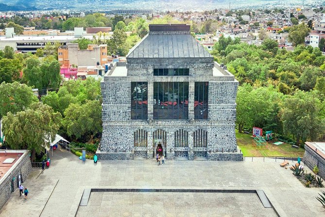 Small VIP Group: Frida Kahlo and Diego Rivera Legacy - Discovering Diego Riveras Art Legacy