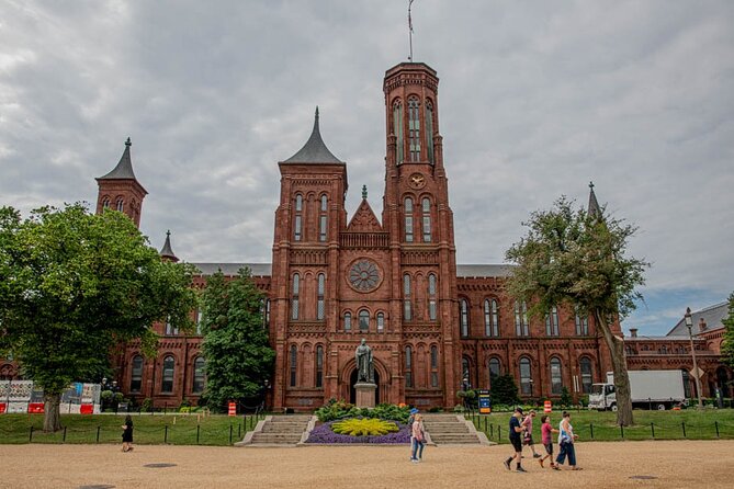 Smithsonian Museums Walking Tour With Reserved Air & Space Entry - Traveler Feedback