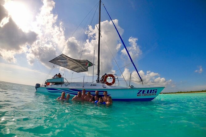 Starfish, Stingrays and the Turtle Bay Experience by Catamaran - Beach Club Access