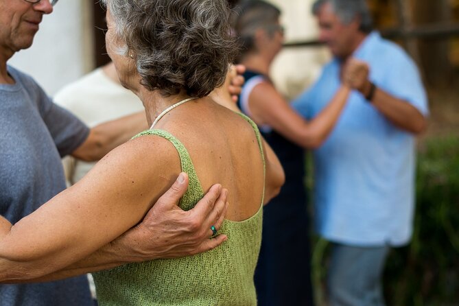 Tango Lessons in Apocoronas Area - Getting to the Lessons