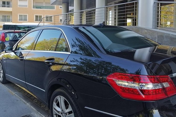 Transfer to Porto From Lisbon With Stop in Fátima or Coimbra (1hour) - Transportation and Accessibility