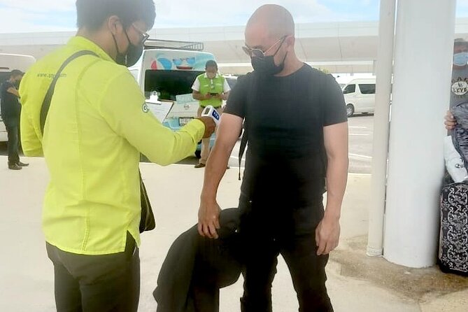 Transfers in Luxury Sedan From Cancun Airport - Accessibility and Accommodations