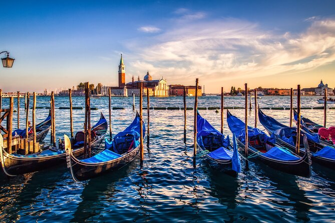 Venice: Enchanting City Walk & Majestic Gondola Glide! - Important Guidelines