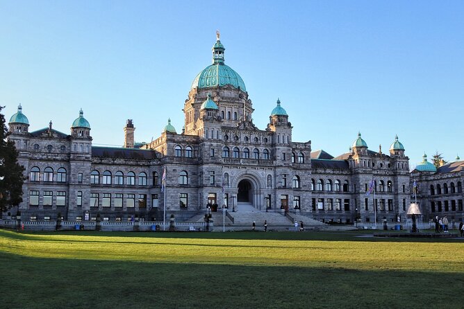 Victoria Scavenger Hunt and City Highlights Walking Tour - Traveler Reviews