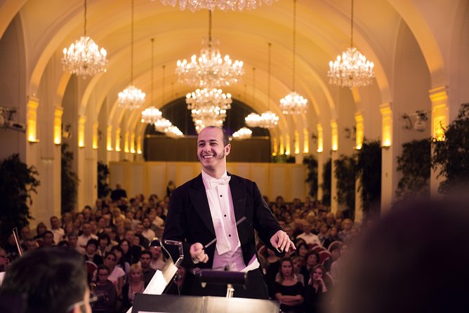 Vienna: Schönbrunn Palace Tour at 7 PM & Classical Concert - Mozart and Strauss Concert Performance