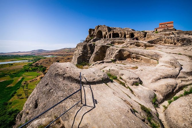 Virtual Tour to Georgia - Cultural and Historical Insights
