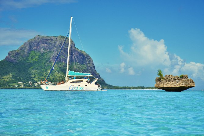 WEST Shared Cruise: OCEAN Full Day Catamaran Ile Aux Bénitiers - Delectable Onboard BBQ Lunch