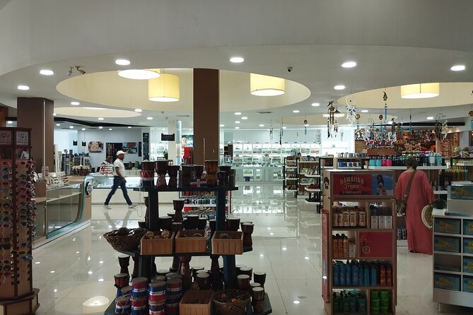 World Mart Souvenirs Store - Free Pick-up / Drop-off - Customizable Pickup Options