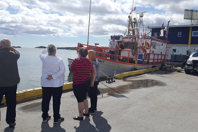Yellowknife Bucket List City Tours - Exceptional Guide Experiences