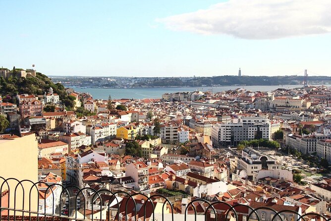 1 Hour Historical Private Tour of Lisbon by Tuk Tuk - Sum Up