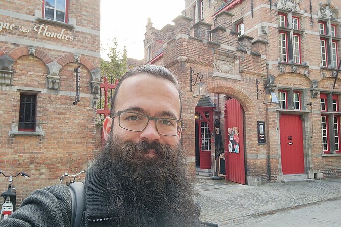 2-Hour Private Walking Tour of Bruges - Guide Expertise and Knowledge