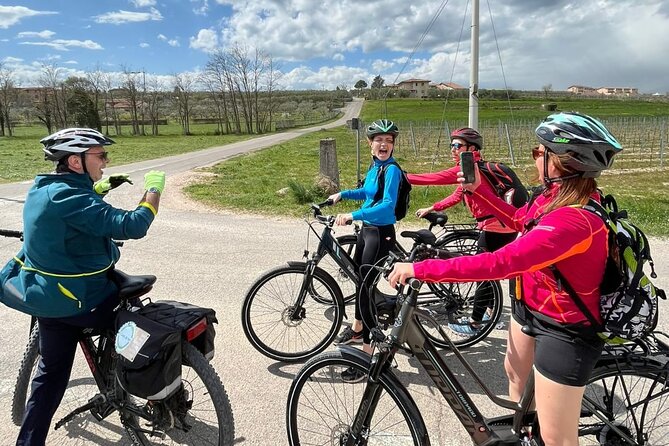 4-Hour Guided E-bike Tour of the Two Wineries in Bardolino - Booking and Cancellation Information